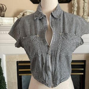 Sexy little crop with silver zipper/fitted can fit like a sm